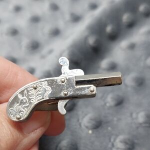 Vintage Chadwick Japanese Silver Tone Bunny Derringer Pistol Cap Gun Tie Bar